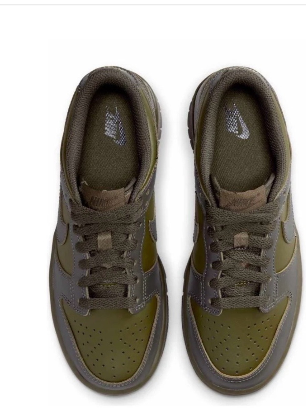Nike Dunk ‘Cargo Khaki Sequoia Sneakers  GS converts to 6 in women
